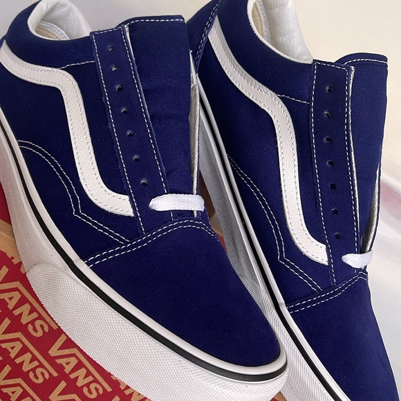 Vans WMNS Old Skool
Color Theory Beacon Blue
VN0005UFBYM
Sneakers - Picture 9 of 16